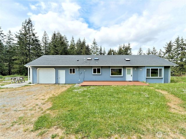 395 Sunset Drive, Oak Harbor, WA 98277