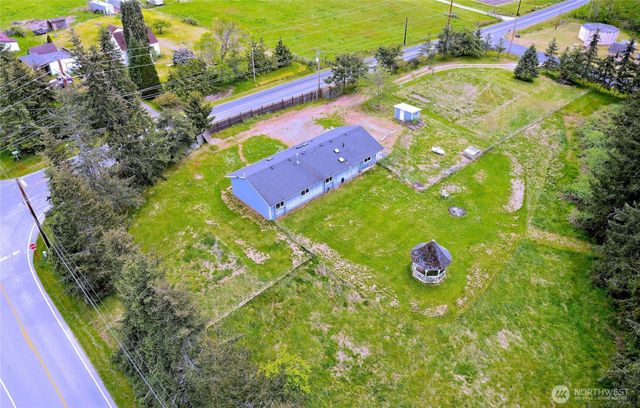 395 Sunset Drive, Oak Harbor, WA 98277