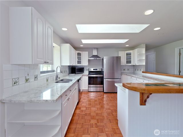 395 Sunset Drive, Oak Harbor, WA 98277
