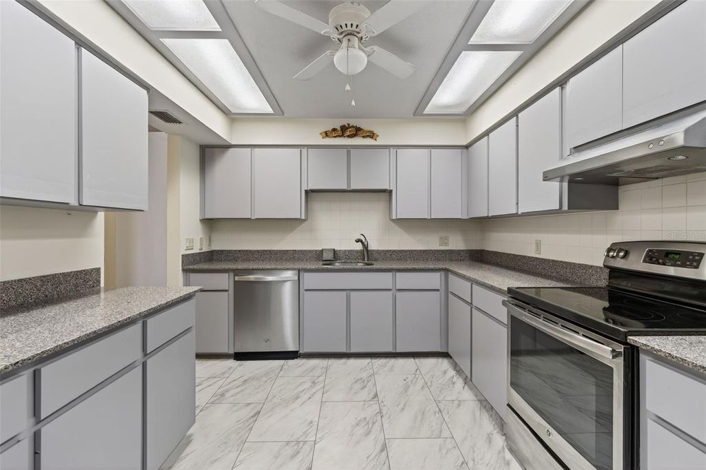 Image 16 of property listing at 2026 FOREST DRIVE, Inverness, FL 34453