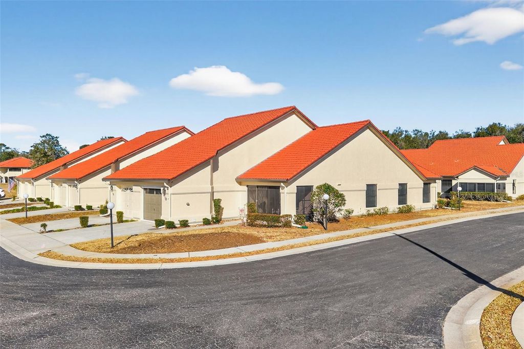 Image 5 of property listing at 2026 FOREST DRIVE, Inverness, FL 34453