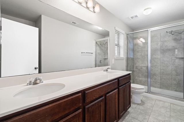 341 Twisted Oaks LN, Buda, TX 78610