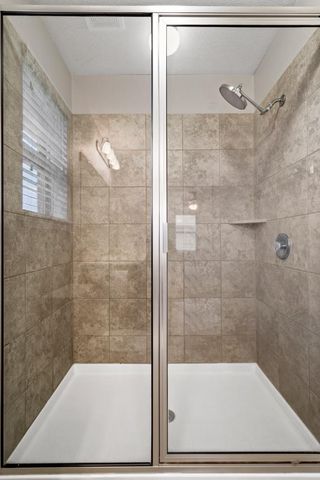341 Twisted Oaks LN, Buda, TX 78610