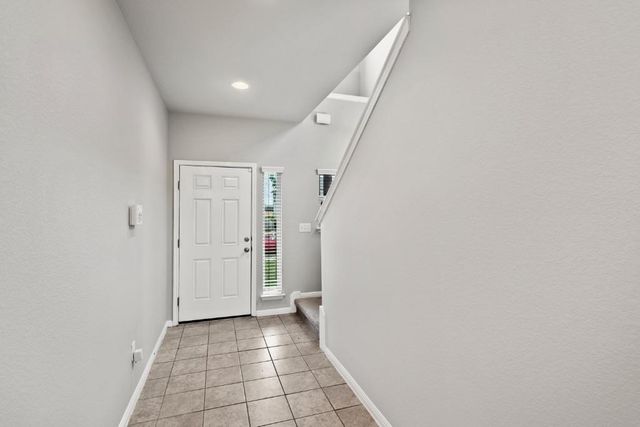 341 Twisted Oaks LN, Buda, TX 78610