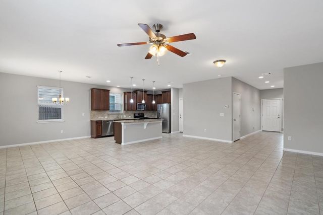 341 Twisted Oaks LN, Buda, TX 78610