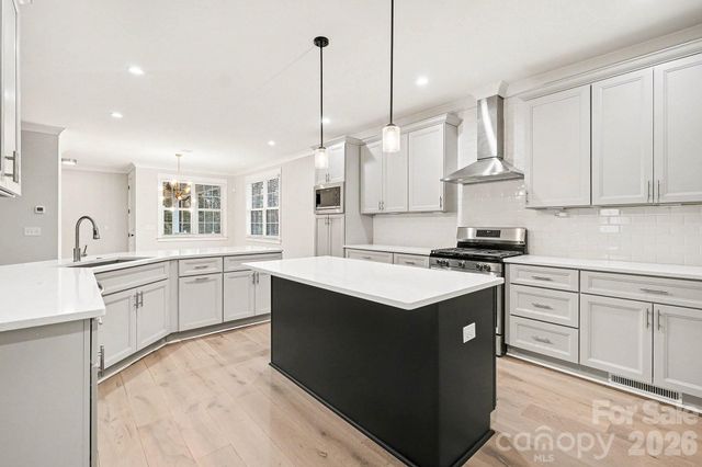 2305 Sanders Avenue, Charlotte, NC 28216