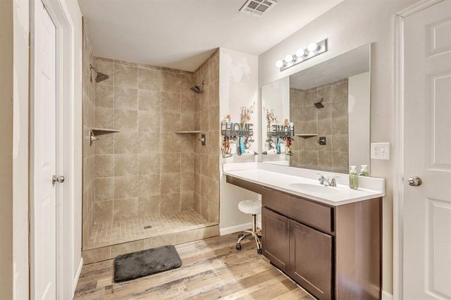 2000 Concord Drive, Newcastle, OK 73065