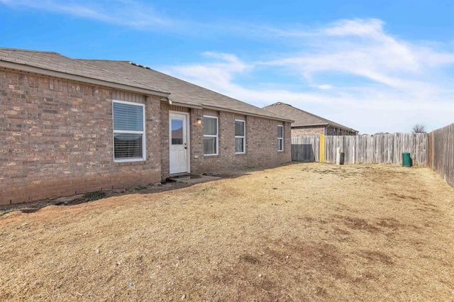 2000 Concord Drive, Newcastle, OK 73065