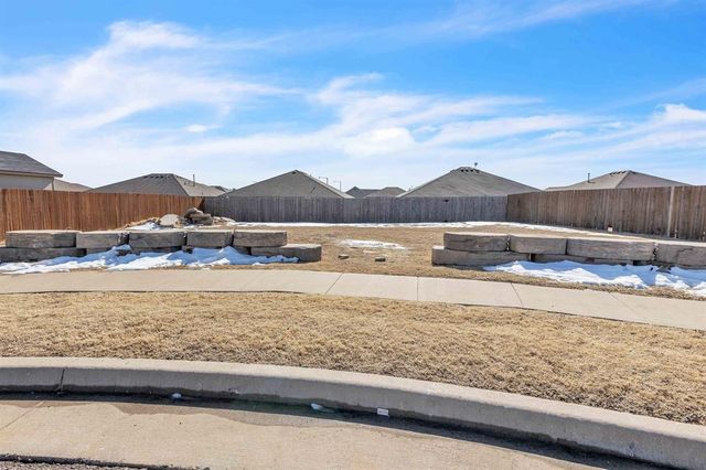 2000 Concord Drive, Newcastle, OK 73065