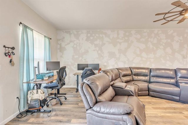 2000 Concord Drive, Newcastle, OK 73065