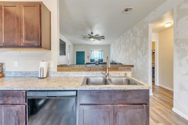 2000 Concord Drive, Newcastle, OK 73065