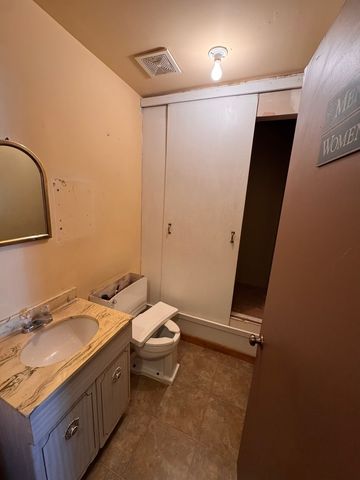 8758 Central Avenue, Oak Lawn, IL 60453