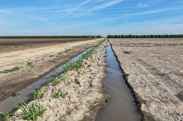 7550 Avenue 208, Tulare, CA 93274