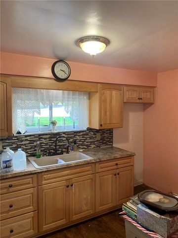 5102 Curry Rd, Baldwin Boro, PA 15236