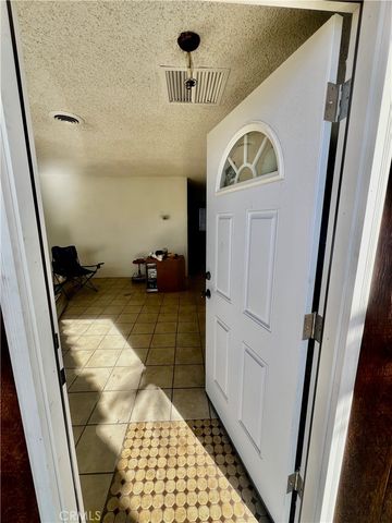 6386 Linda Lee Drive, Yucca Valley, CA 92284