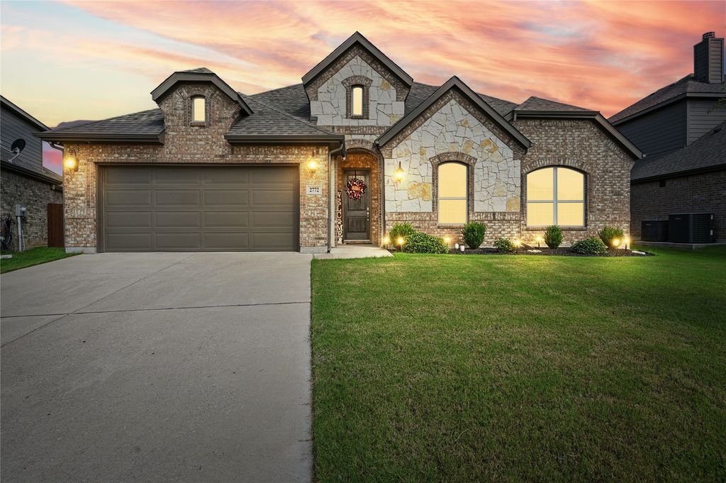 2772 Lisa Maria Street, Burleson, TX 76028