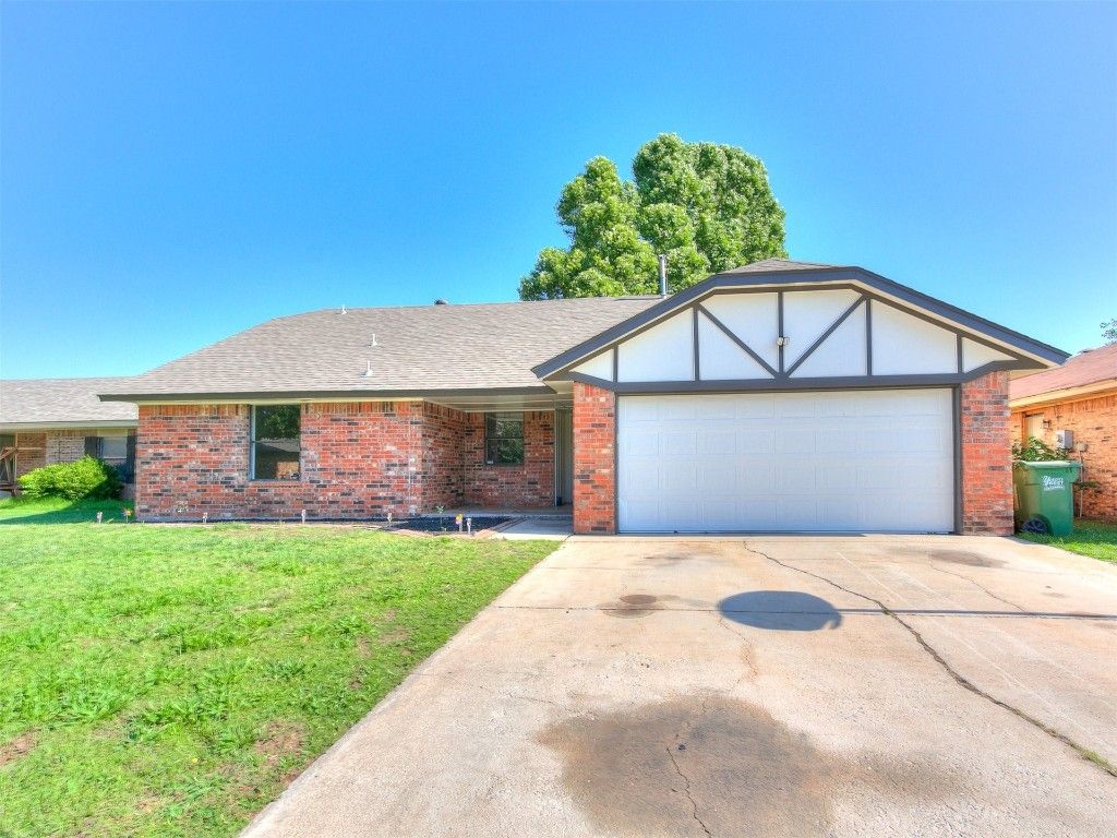 1033 Linn Lane, Yukon, OK 73099