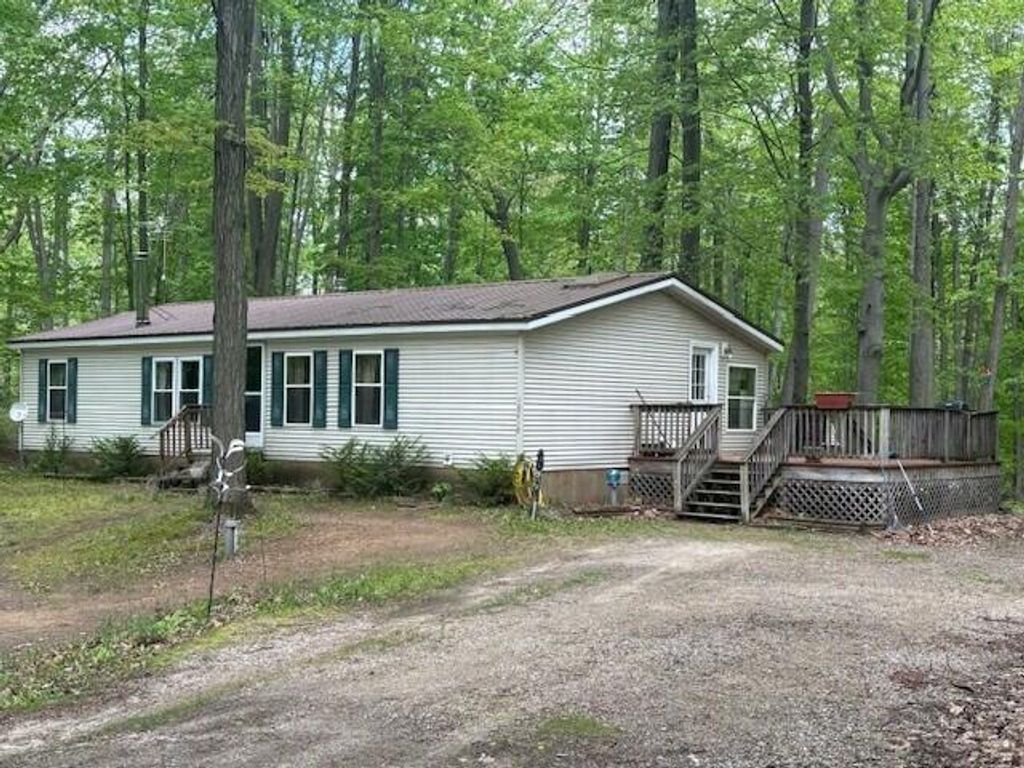 18412 Royena Drive, Marion, MI 49665