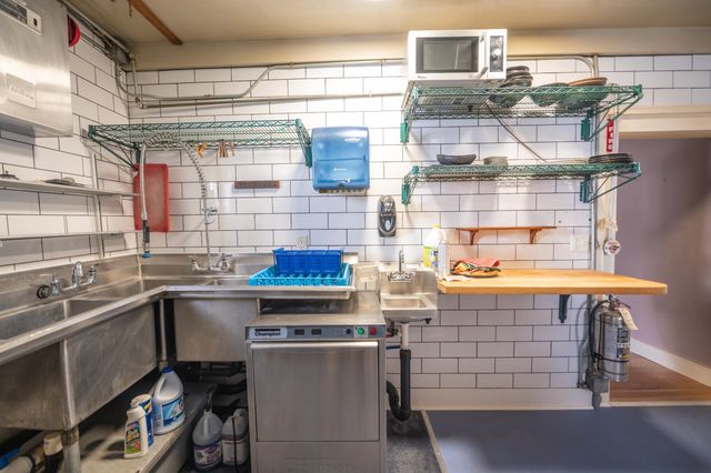 33 West Main Street, Wilmington, VT 05363