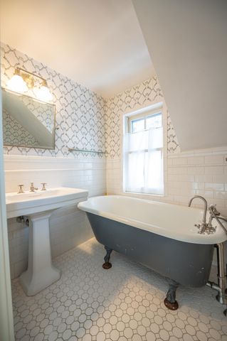 33 West Main Street, Wilmington, VT 05363