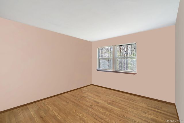 72 W Dennis Lane, Coram, NY 11727