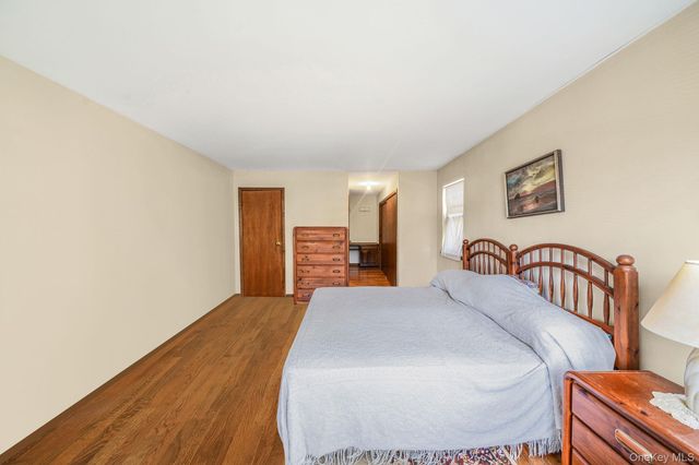 72 W Dennis Lane, Coram, NY 11727