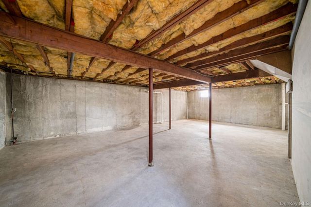 72 W Dennis Lane, Coram, NY 11727