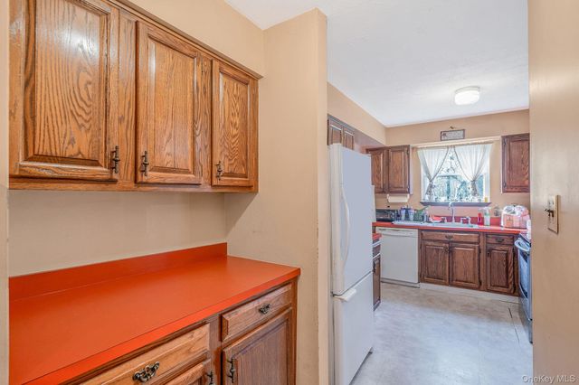 72 W Dennis Lane, Coram, NY 11727