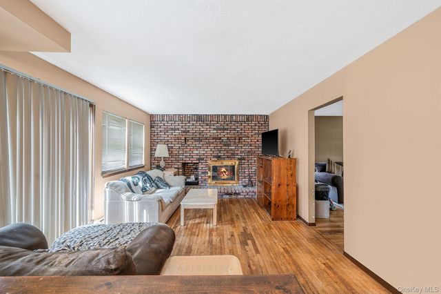 72 W Dennis Lane, Coram, NY 11727