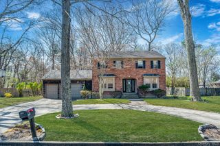 72 W Dennis Lane, Coram, NY 11727