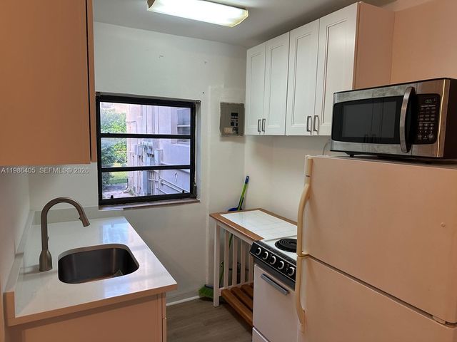 340 Mendoza Ave 2, Miami, FL 33134