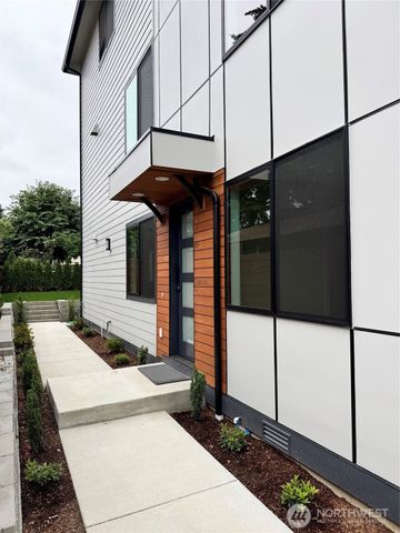 4025 172nd Avenue NE, Redmond, WA 98052