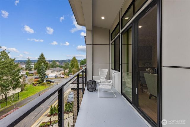 4025 172nd Avenue NE, Redmond, WA 98052