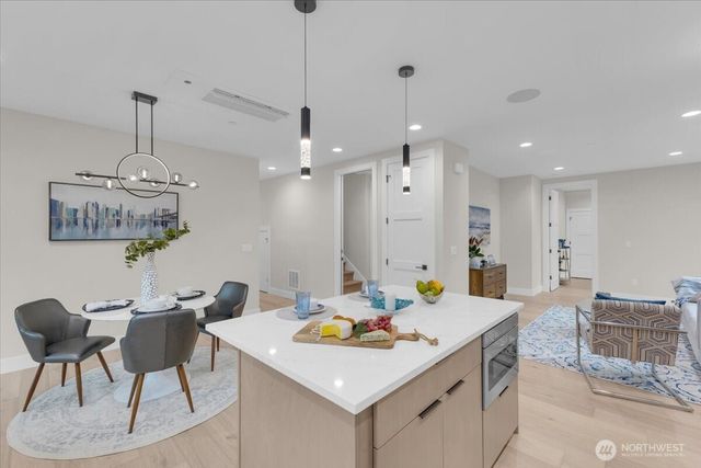 4025 172nd Avenue NE, Redmond, WA 98052