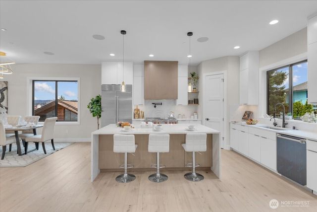 4025 172nd Avenue NE, Redmond, WA 98052