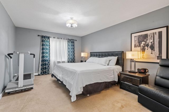 2009 E 122nd Street C8, Burnsville, MN 55337
