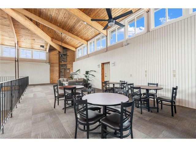2009 E 122nd Street C8, Burnsville, MN 55337