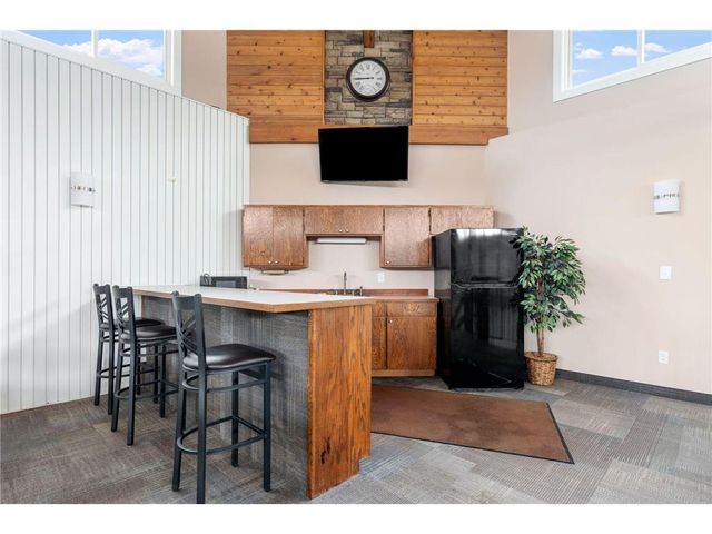 2009 E 122nd Street C8, Burnsville, MN 55337