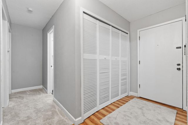 2009 E 122nd Street C8, Burnsville, MN 55337