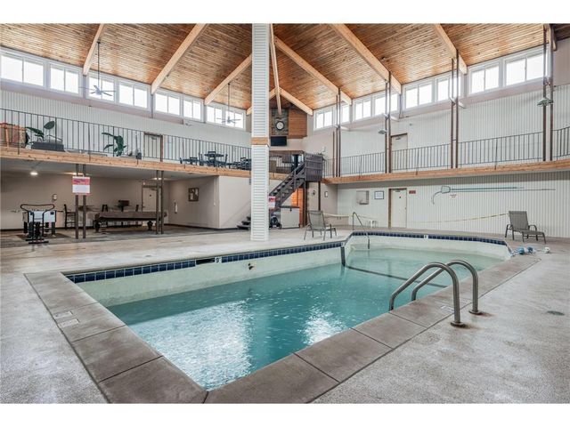 2009 E 122nd Street C8, Burnsville, MN 55337