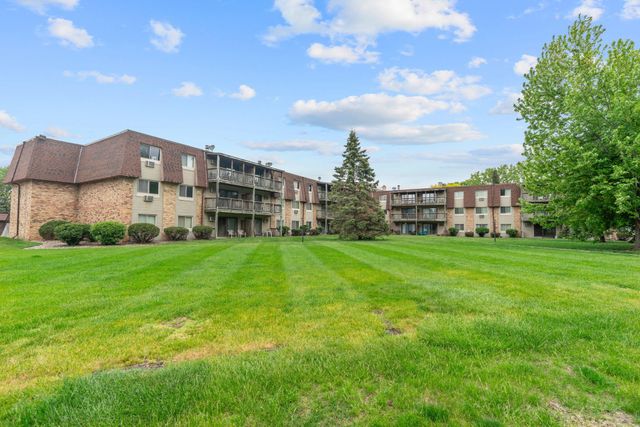 2009 E 122nd Street C8, Burnsville, MN 55337