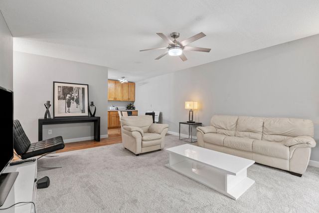 2009 E 122nd Street C8, Burnsville, MN 55337