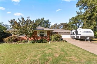 1401 SE Greystone Avenue E, Bartlesville, OK 74006