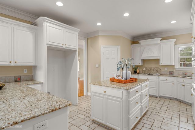 101 Chesterton Court, Bossier City, LA 71111