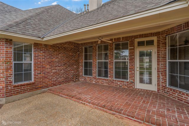 101 Chesterton Court, Bossier City, LA 71111