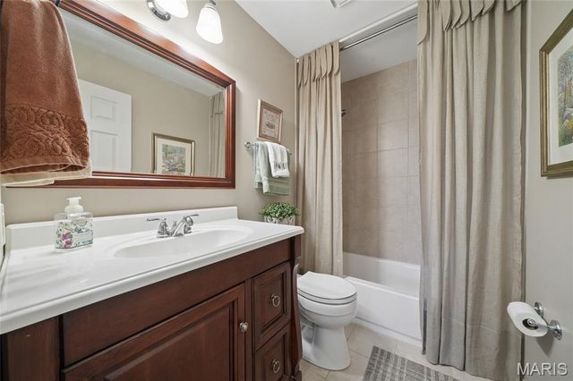 15711 Eldon Ridge Drive, Chesterfield, MO 63017