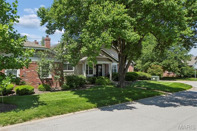15711 Eldon Ridge Drive, Chesterfield, MO 63017