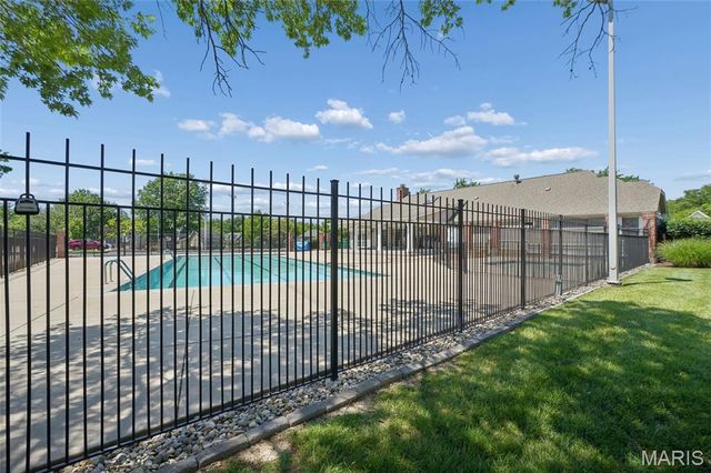 15711 Eldon Ridge Drive, Chesterfield, MO 63017