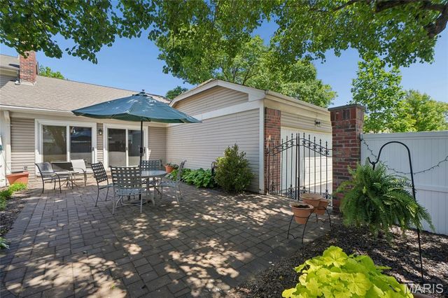 15711 Eldon Ridge Drive, Chesterfield, MO 63017