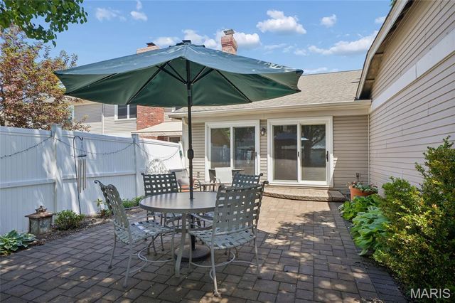 15711 Eldon Ridge Drive, Chesterfield, MO 63017